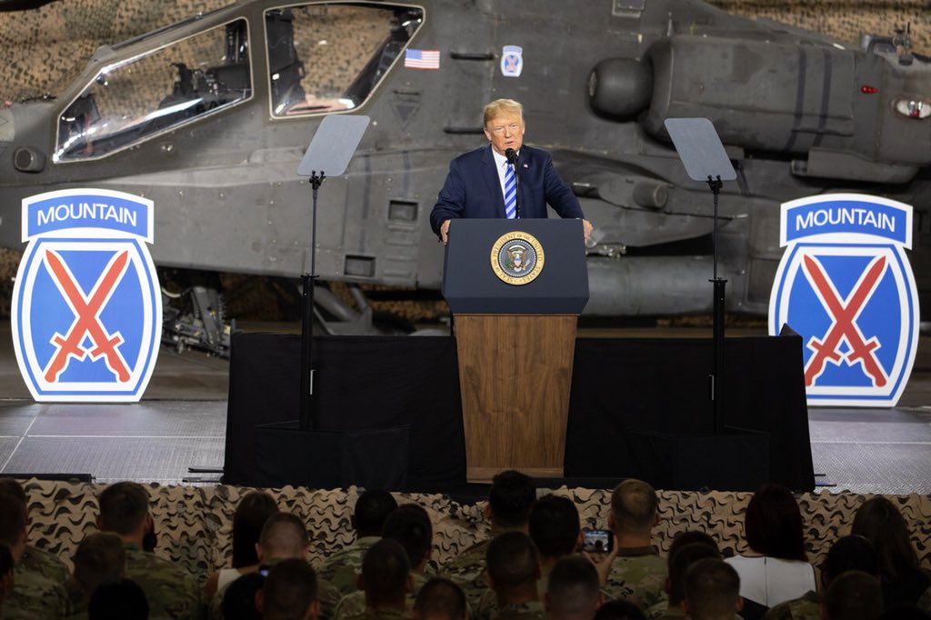 ترامب يلقى كلمة أمام القوات الأمريكية