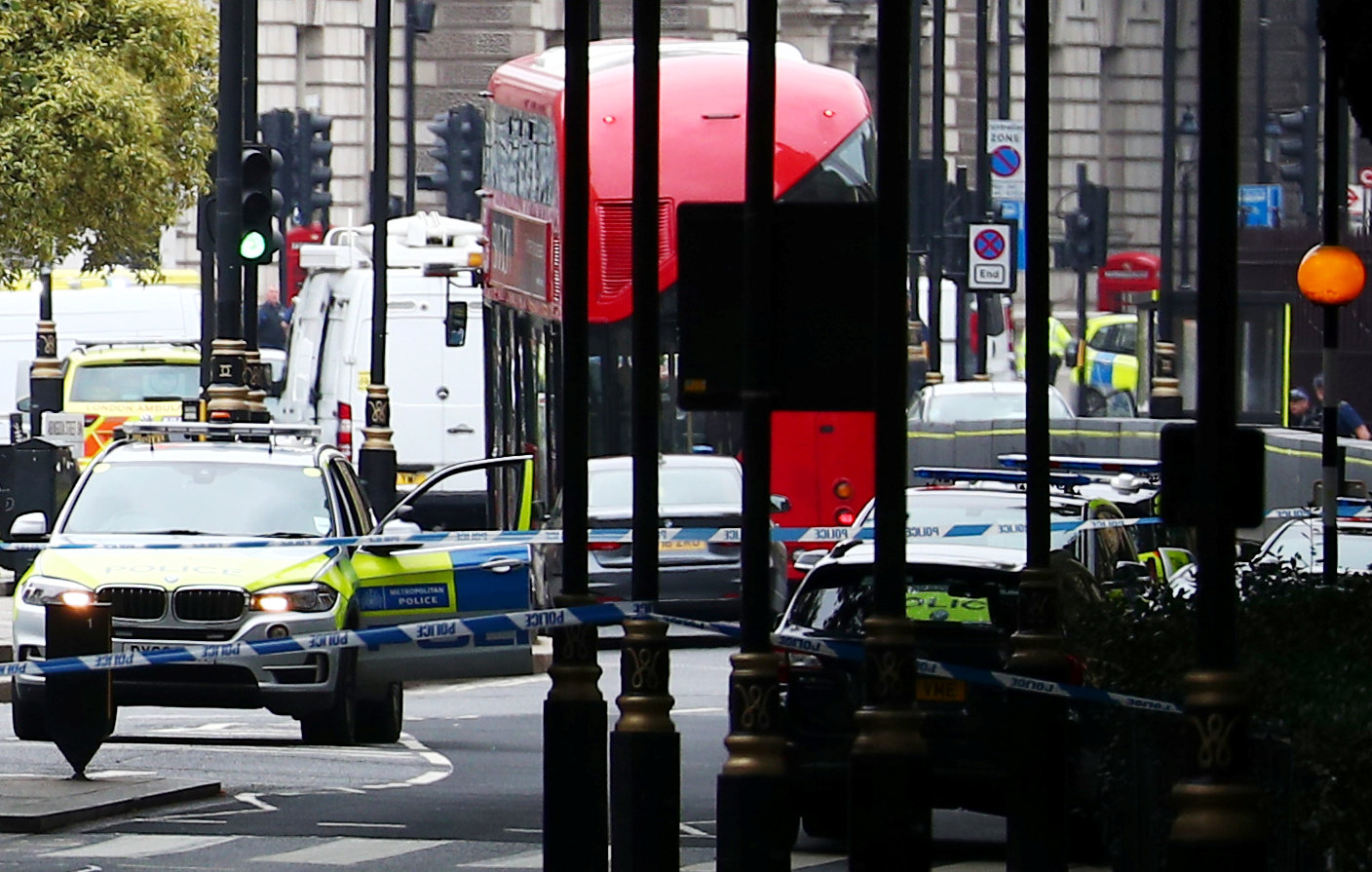 سيارات الشرطة خارج البرلمان البريطانى