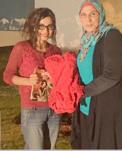 الفنانة رانيا شاهين تمتلك مايوة سعاد حسني وتهديها لها جانجاه شقيقة السندريلا