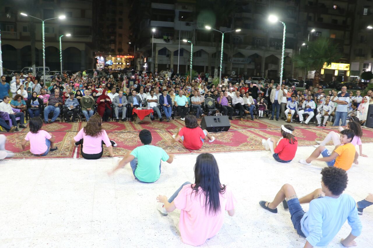 رئيس قصور الثقافة يشهد عروضا فنية بمهرجان صيف بورسعيد (8)