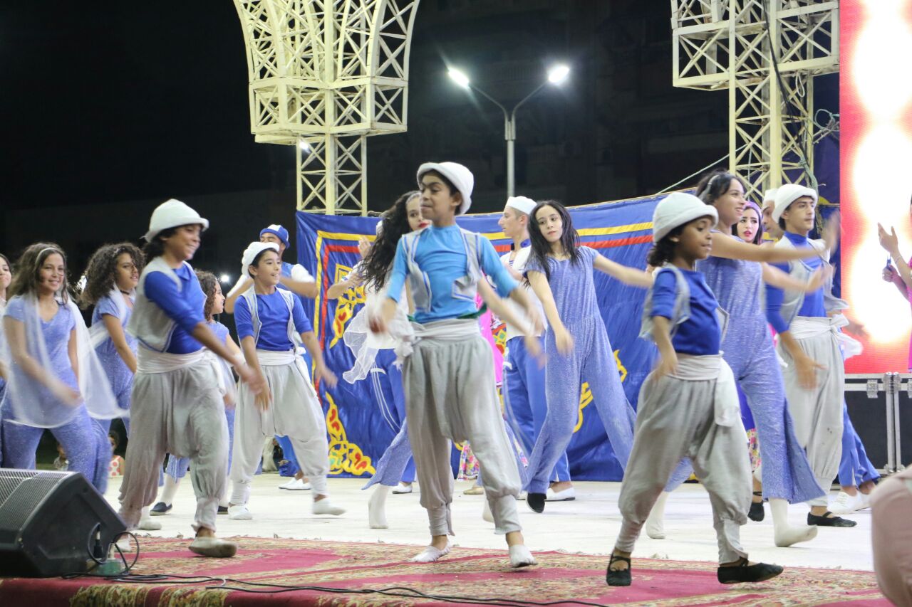 رئيس قصور الثقافة يشهد عروضا فنية بمهرجان صيف بورسعيد (3)