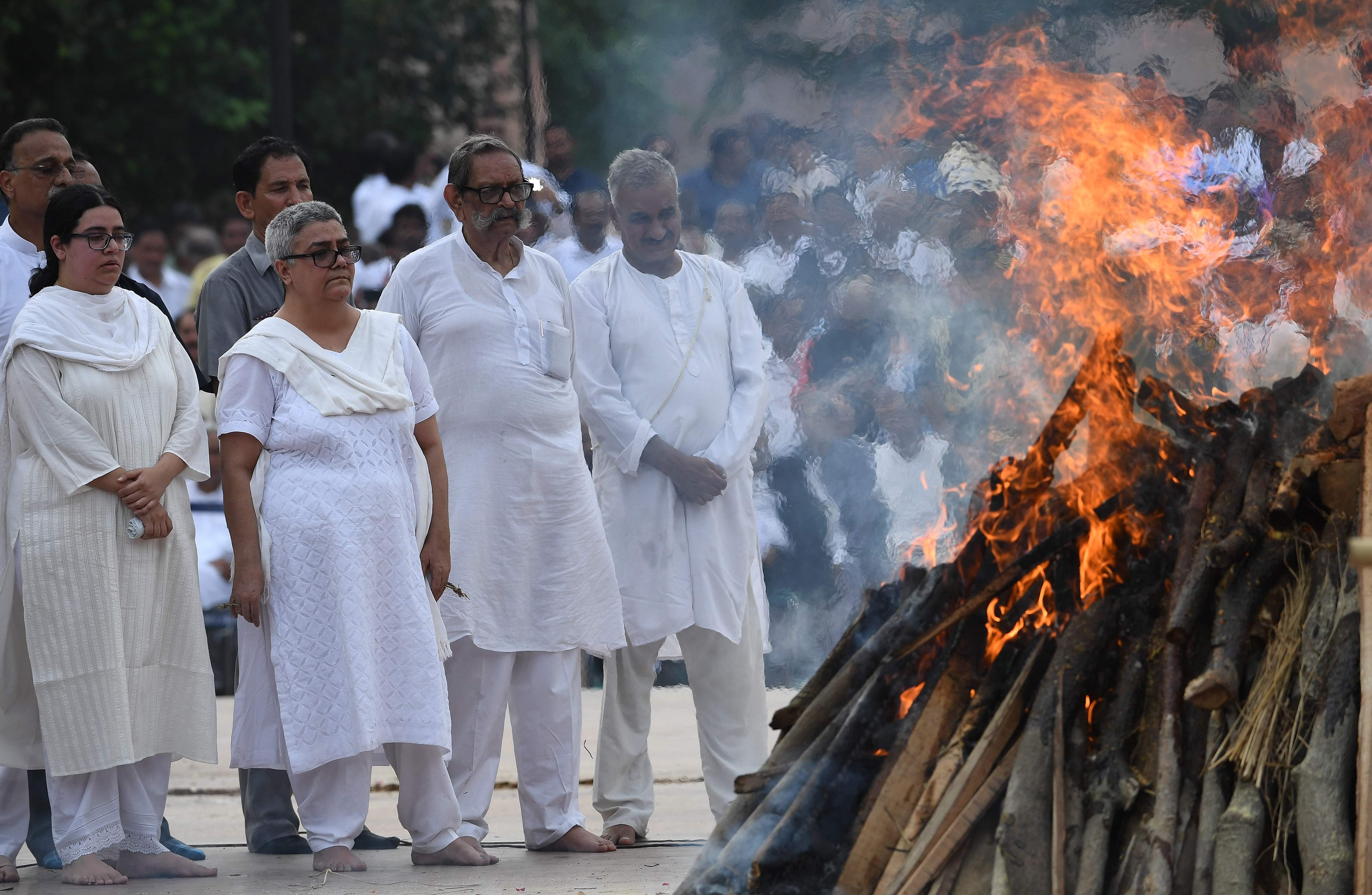 حرق جثمان رئيس وزراء الهند 