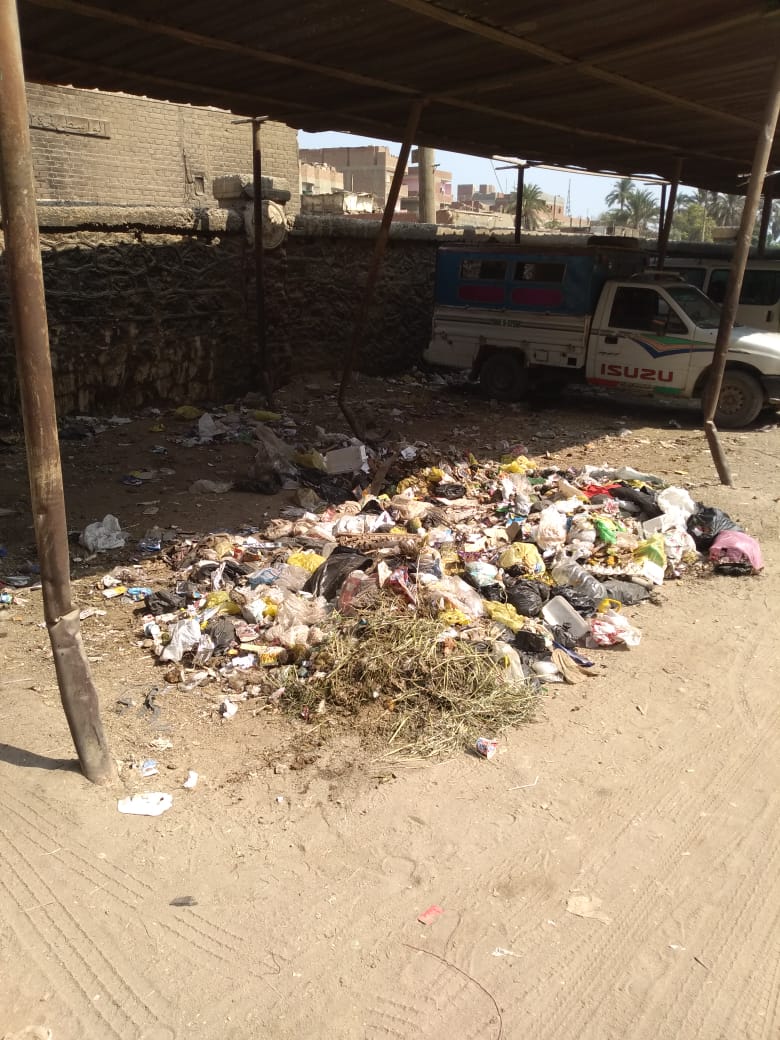 انتشار القمامة بشوارع مدينة الواسطى  (1)