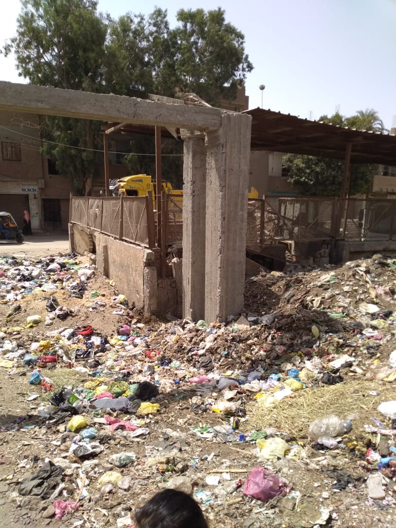 انتشار القمامة بشوارع مدينة الواسطى  (2)