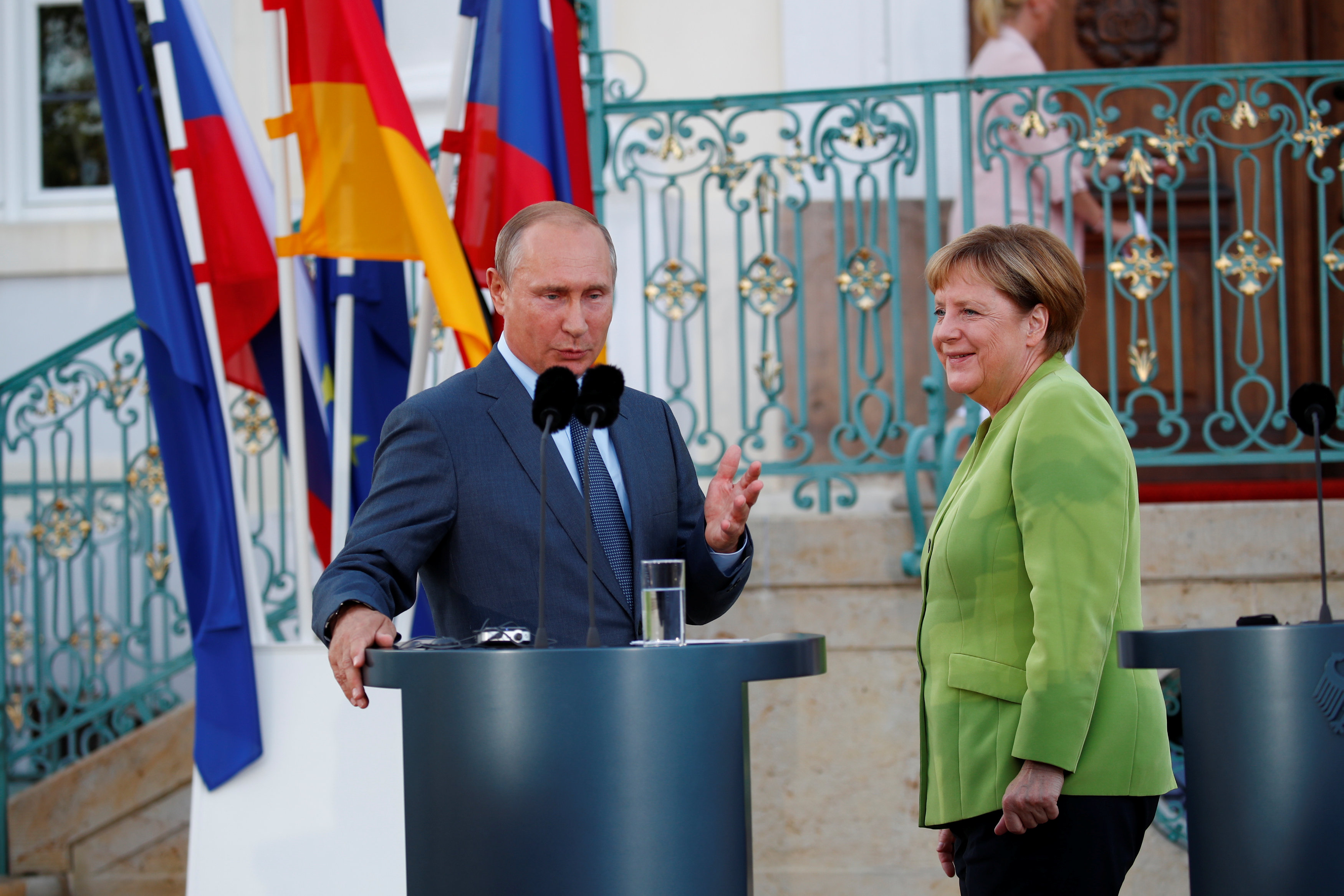 لقاء بوتين وترامب 