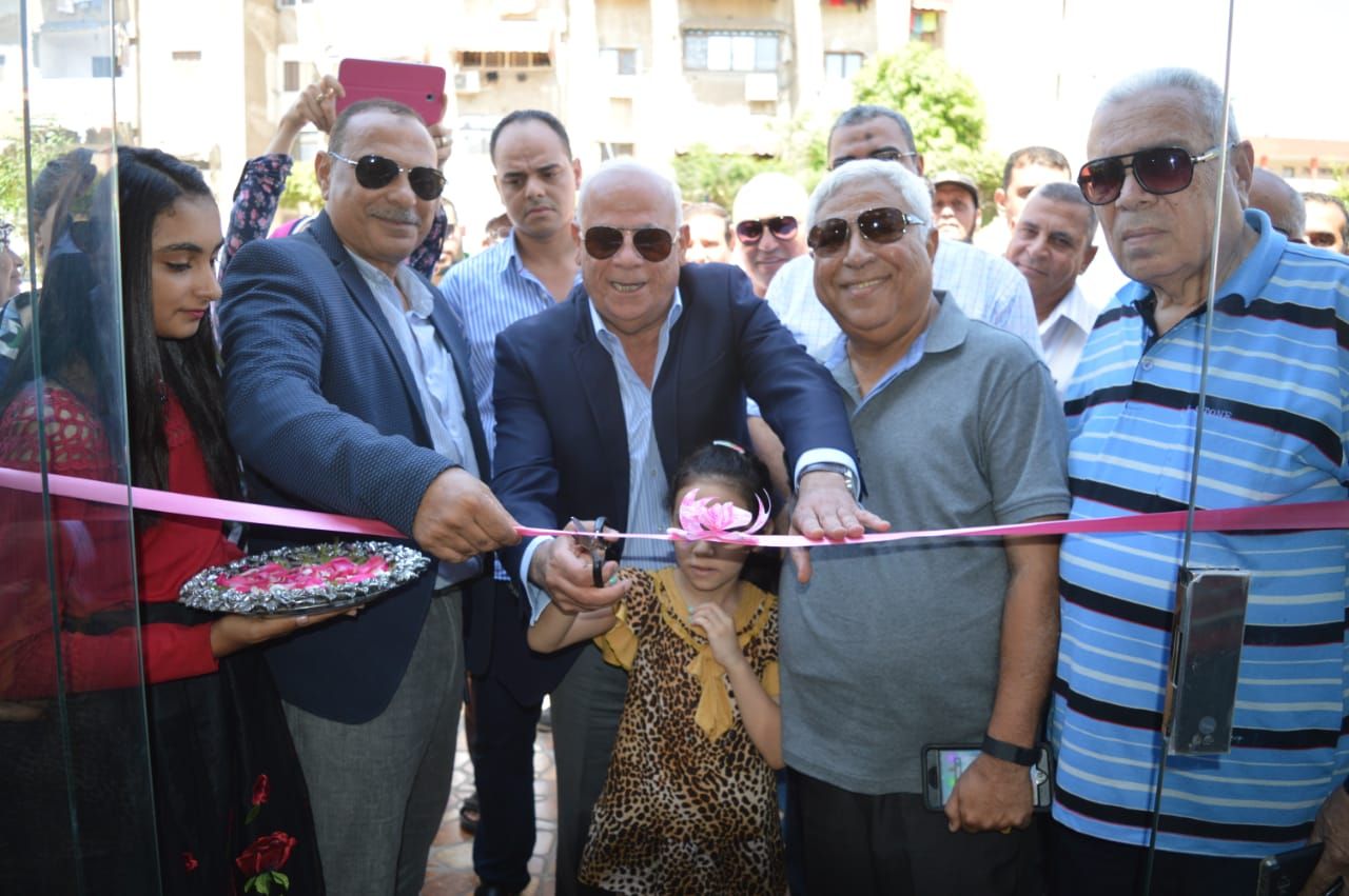 محافظ بورسعيد يفتتح منفذ جديد لتوزيع اللحوم ببورفؤاد  (8)