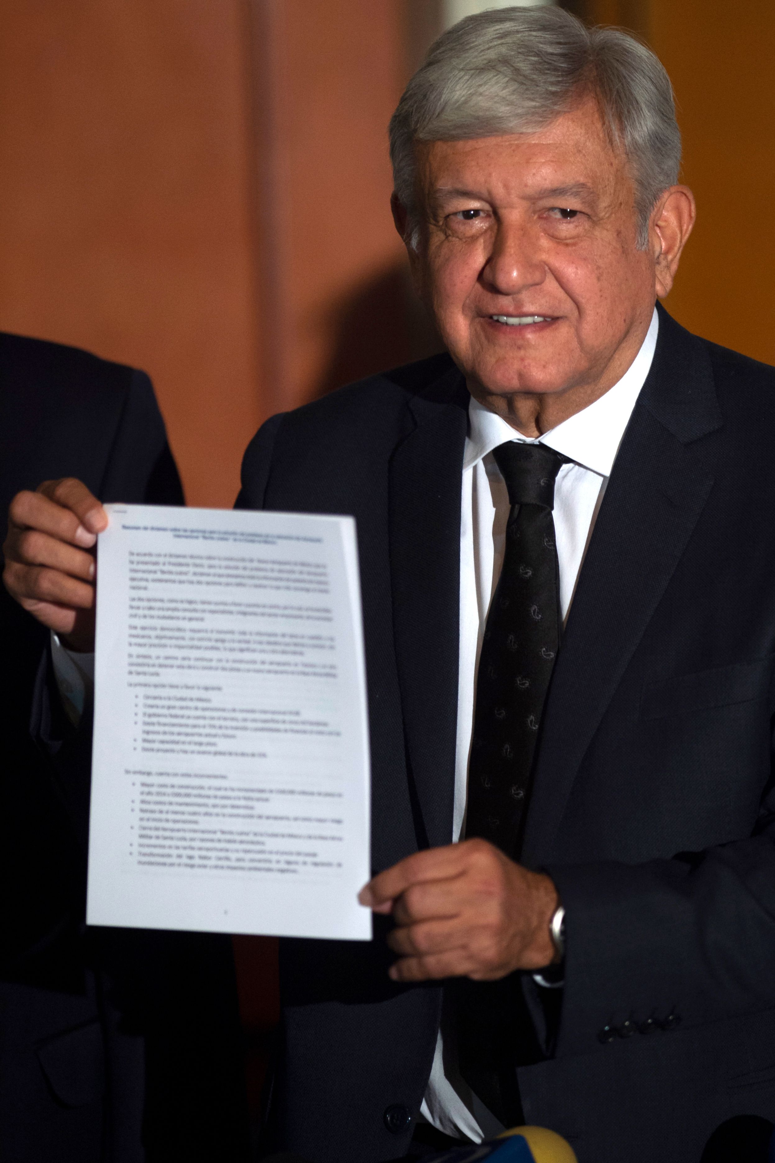 أندريس مانويل لوبيز أوبرادور الرئيس المكسيكى المنتخب