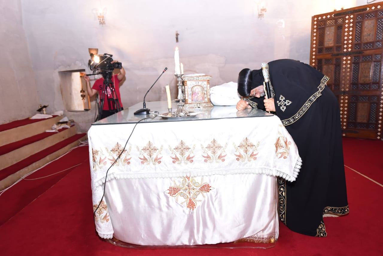 البابا تواضروس في صلوات الجنازة