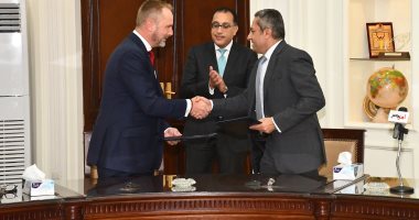 جانب من توقيع مذكرة التفاهم بين وزارة الإسكان وشركة انفورما جانب من توقيع مذكرة التفاهم بين وزارة الإسكان وشركة انفورما