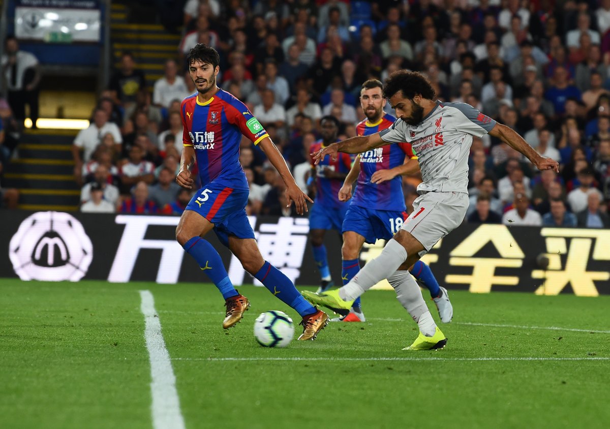 تسديدة قوية لصلاح على مرمى بالاس