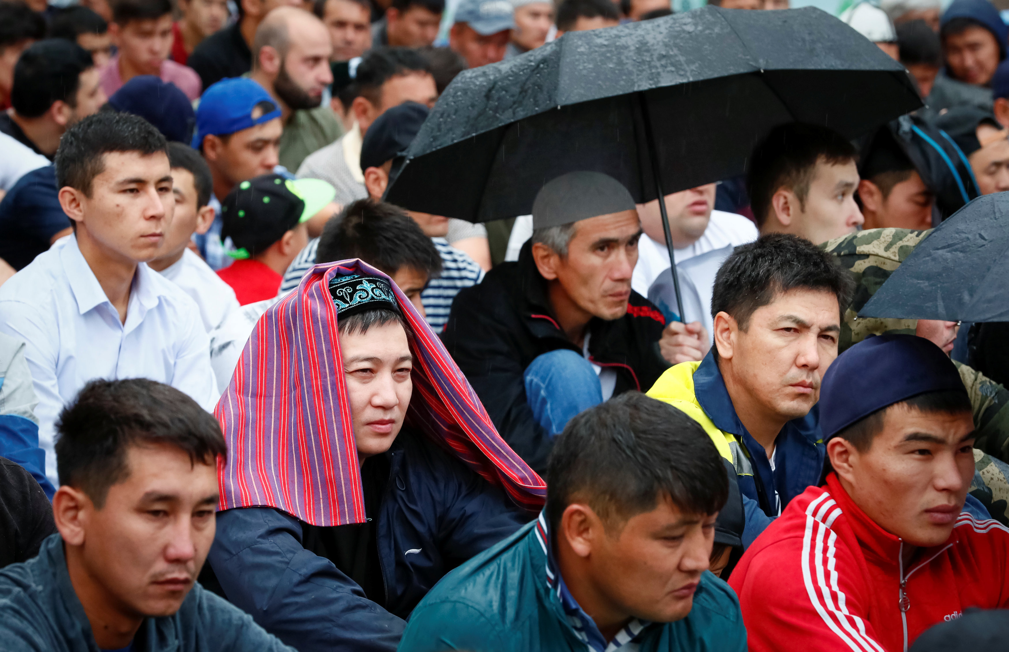 ألاف المسلمون يستمعون لخطة العيد فى كازاخستان