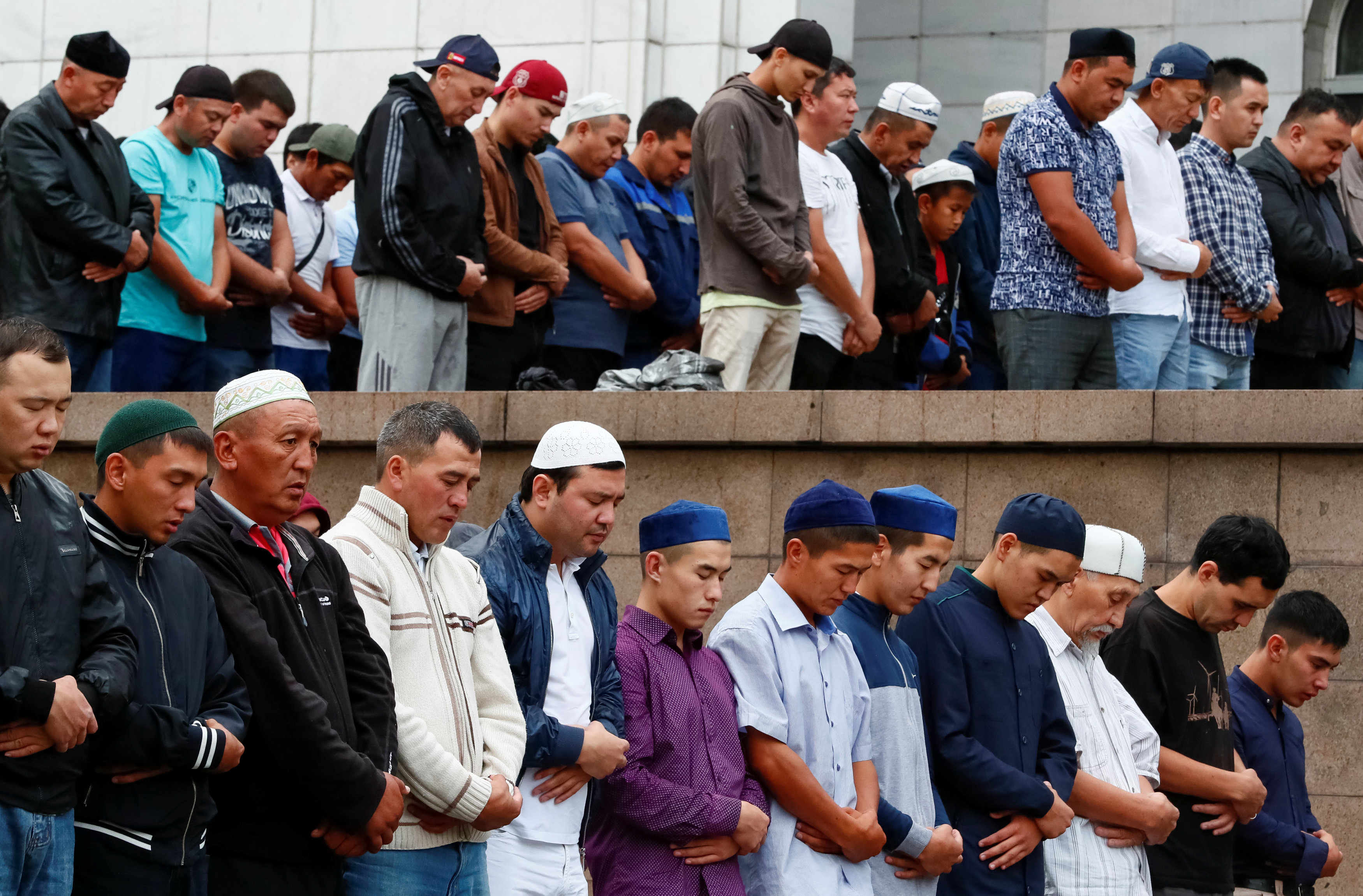 المسلمون يؤدون صلاة العيد فى كازاخستان