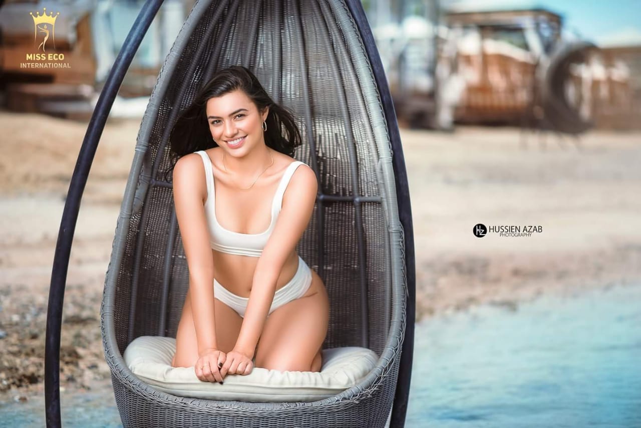 ملكة جمال العالم على الشواطئ المصرية (6)