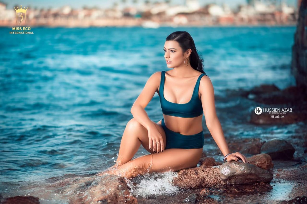 ملكة جمال العالم على الشواطئ المصرية (7)