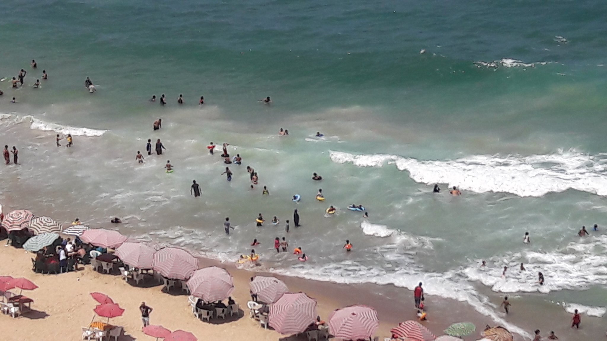 اقبال كبير على الشواطئ و المتنزهات بالاسكندرية لليوم الثالث من عيد الاضحى (2)