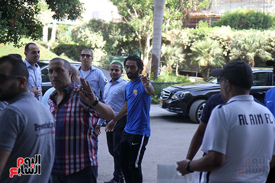 صور حسين الشحات يقود لاعبى العين والوحدة لزيارة مستشفى 57357 (5)
