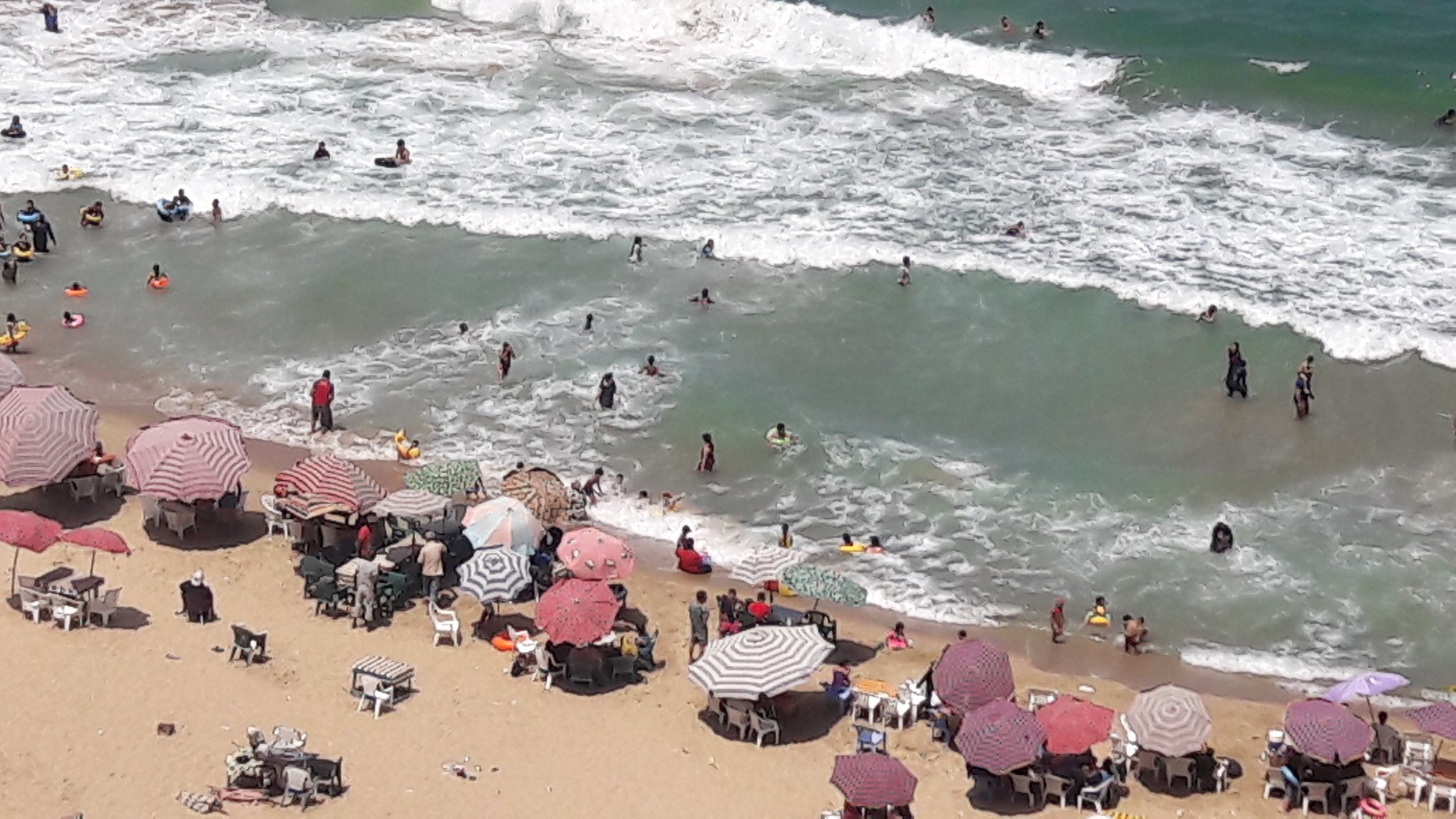 اقبال كبير على الشواطئ و المتنزهات بالاسكندرية لليوم الثالث من عيد الاضحى (3)