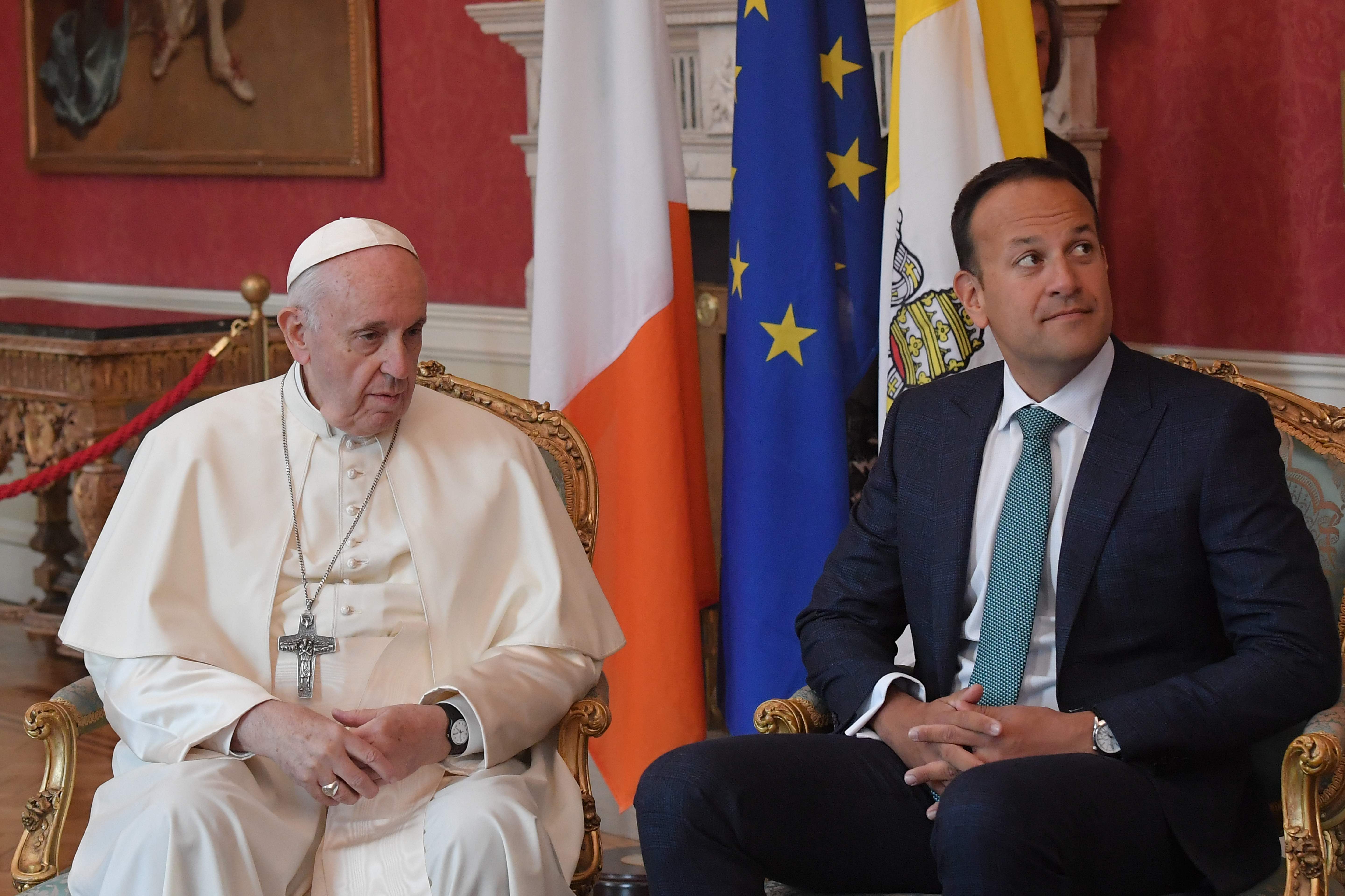 البابا فرنسيس ورئيس الوزراء الأيرلندى