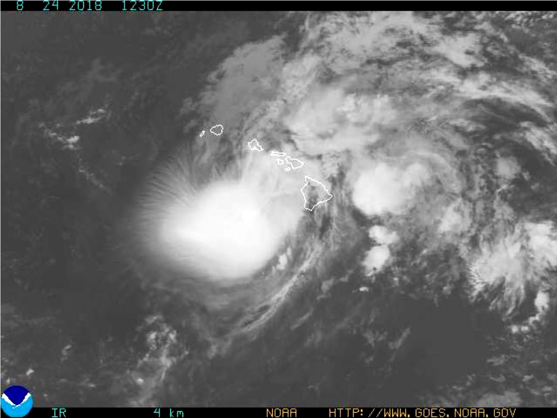العاصفة تشتد على سواحل هاواى