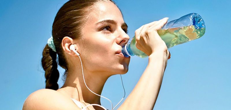 شرب الماء اثناء التمارين