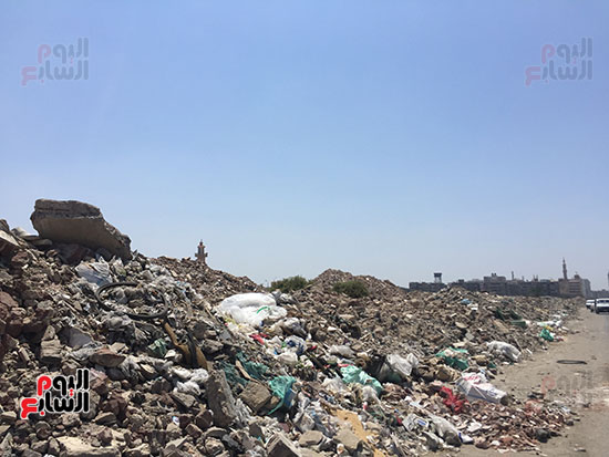 القمامة-ومخالفات-تحاصر-شارعى-الأمين-وناصر-بحى-المناخ-ببورسعيد-(9)