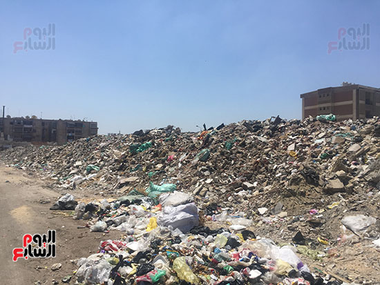 القمامة-ومخالفات-تحاصر-شارعى-الأمين-وناصر-بحى-المناخ-ببورسعيد-(19)