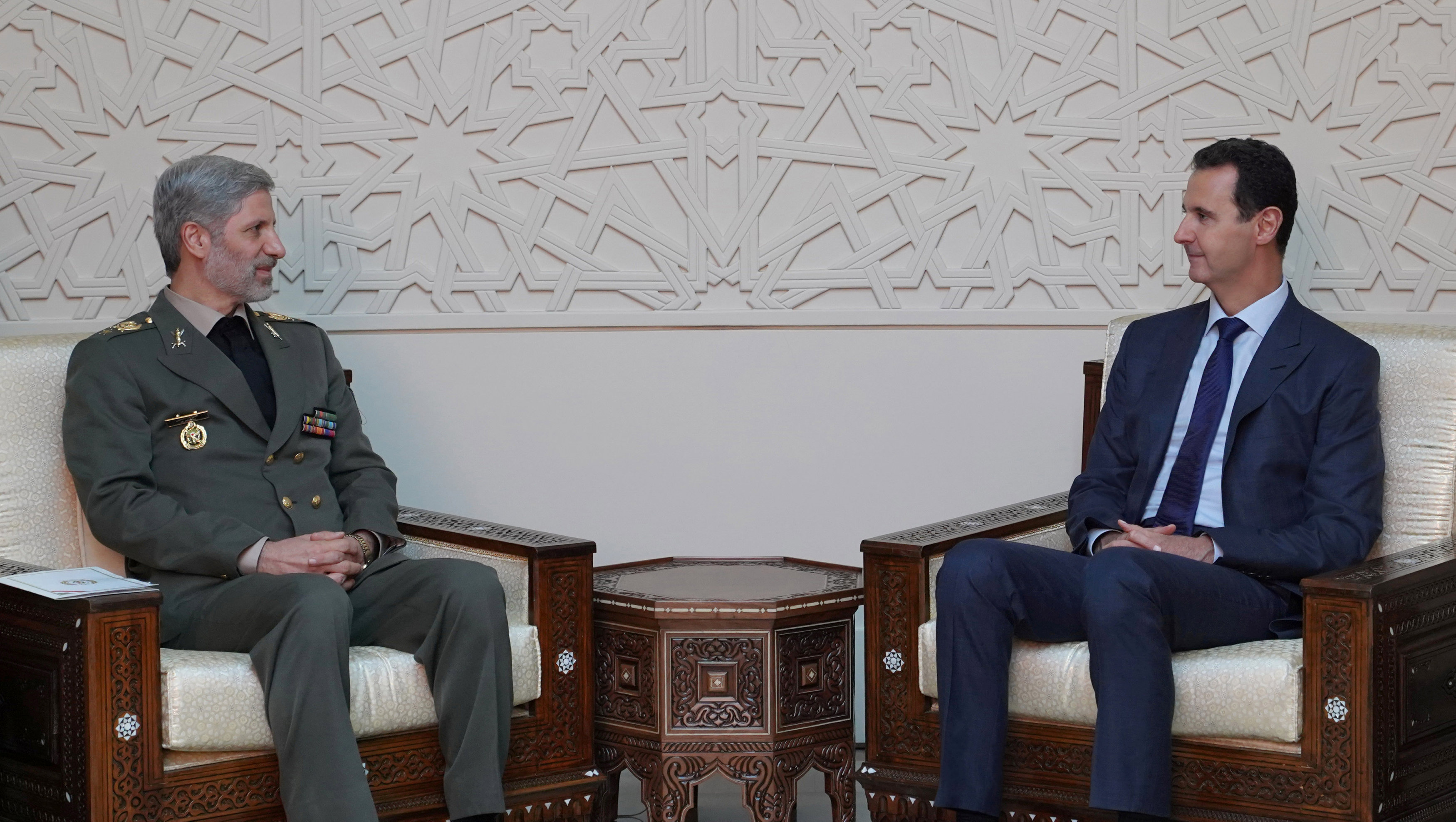 بشار الأسد ووزير الدفاع الإيرانى 