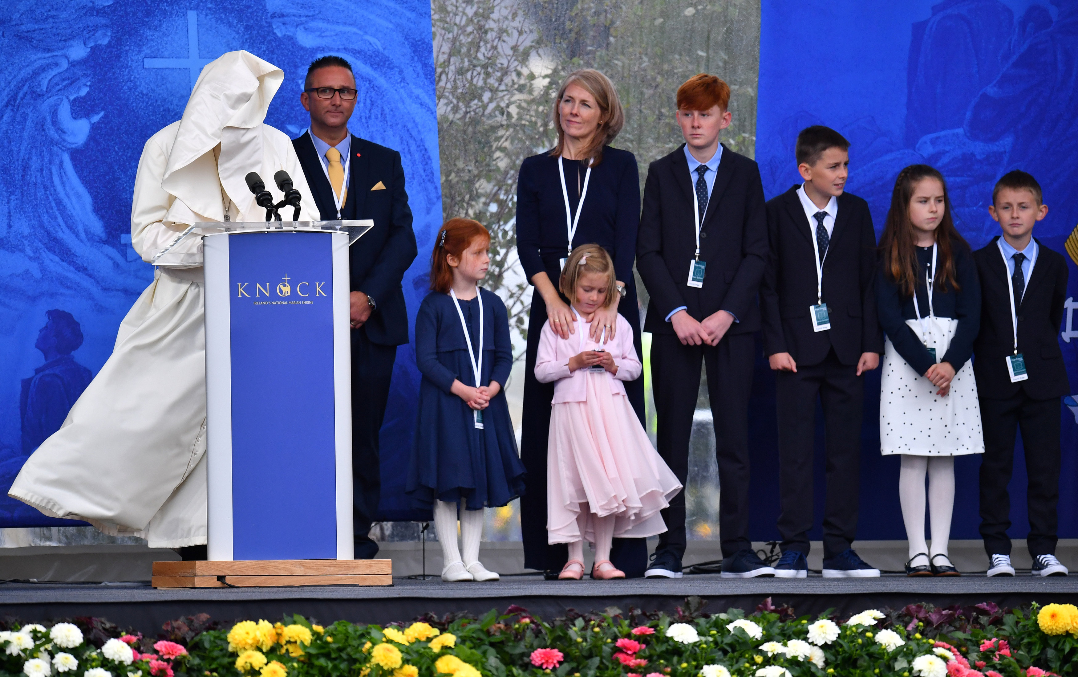 	 الاطفال فى صحبة البابا اثناء القاء كلمته 