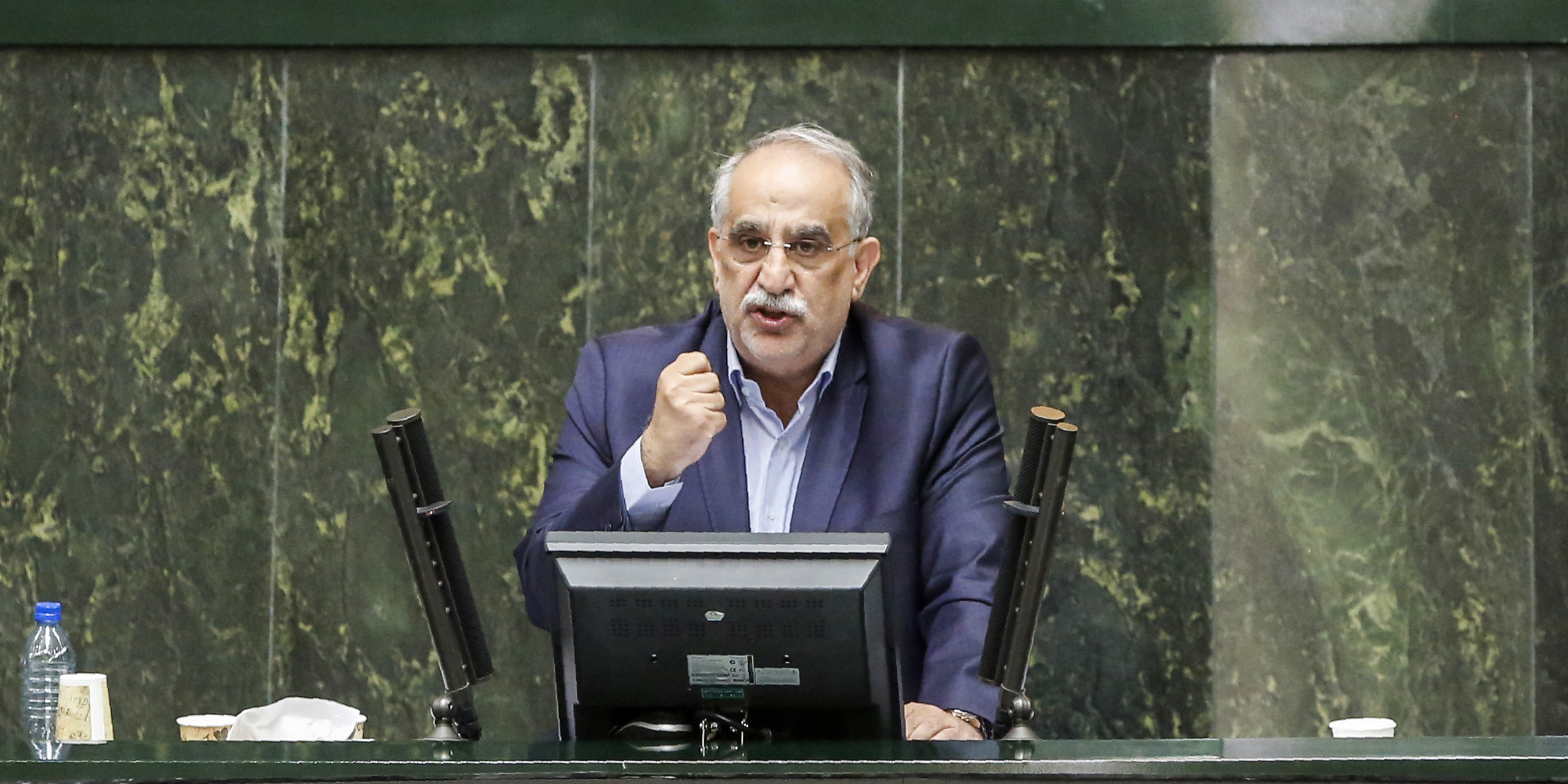  وزير الاقتصاد الايرانى يرد على اعضاء المجلس 