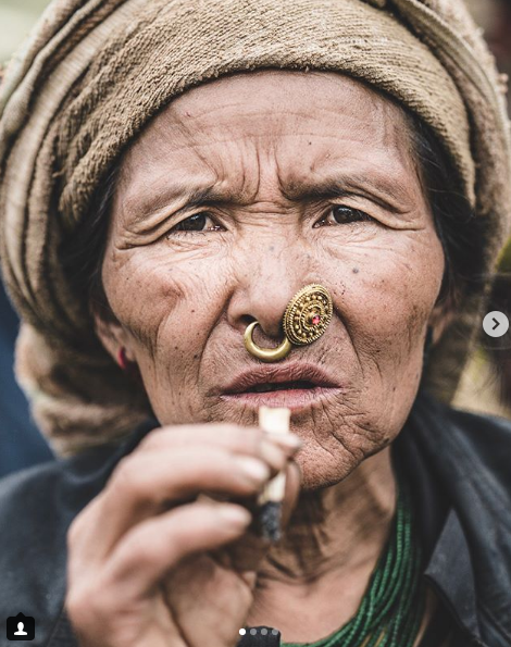 عجوز نيبالية