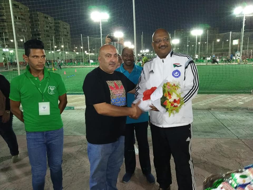 الاستقبال بالورد
