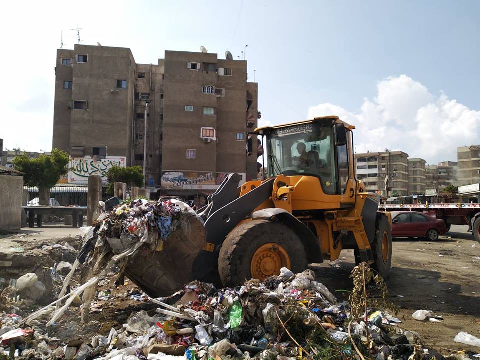 أحياء بورسعيد تواصل أعمال رفع القمامة والمخلفات (6)