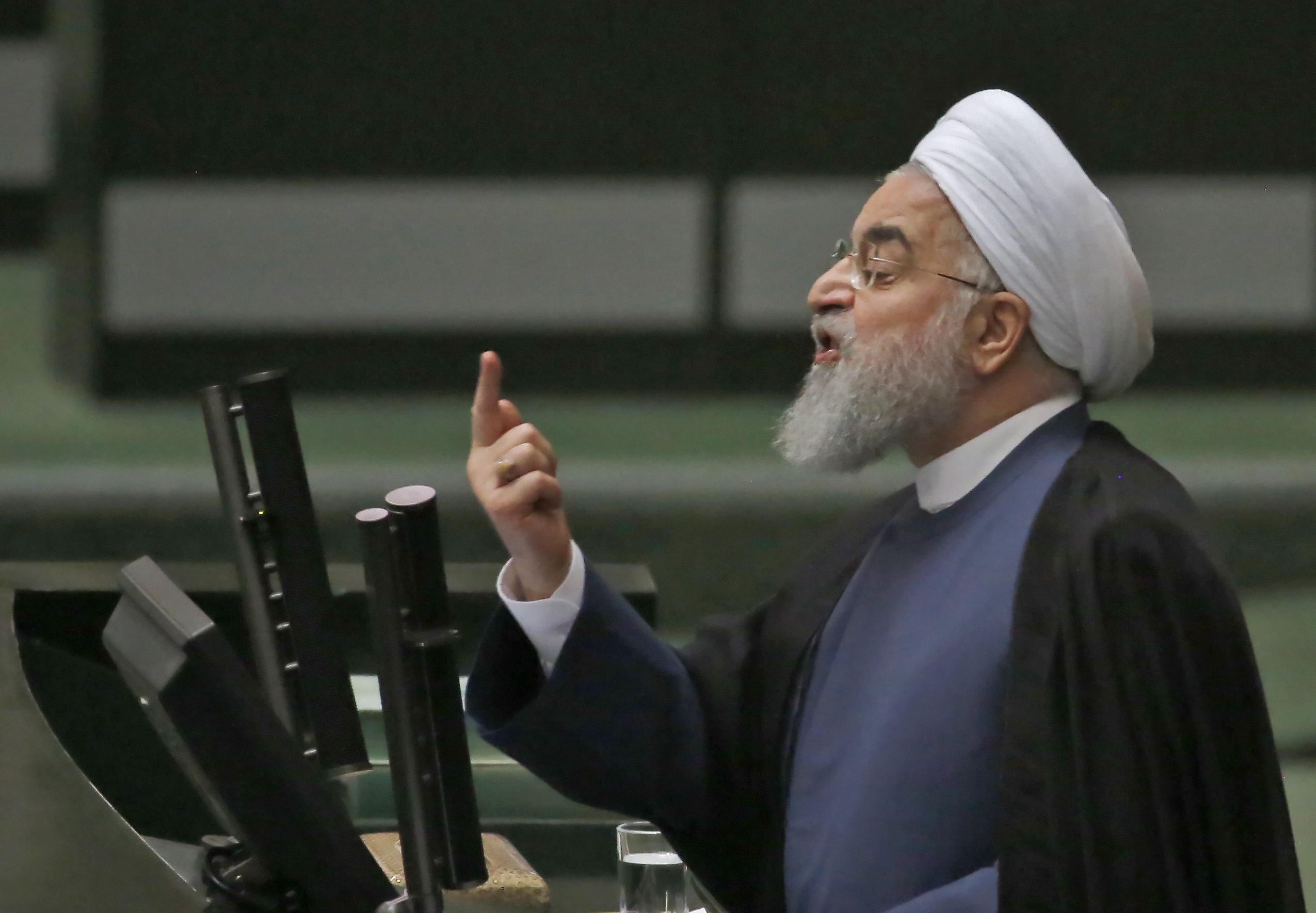 عاصفة من الانتقادات تواجه الحكومة الإيرانية
