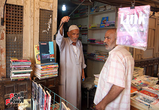محمود الصعيدى شيخ تجار الكتب فى سور الأزبكية (1)