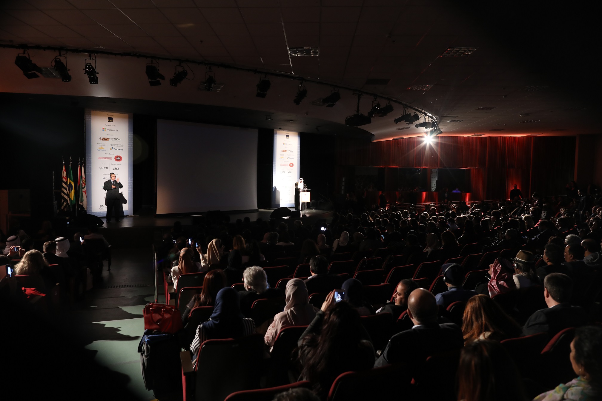 الشيخ فاهم القاسمي خلال كلمته في حفل افتتاح معرض ساوباولو الدولي للكتاب (2)