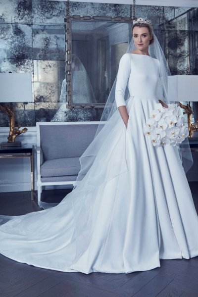 موديلات فساتين زفاف راقية مستقيمة من مجموعة Romona Keveza لربيع 2019