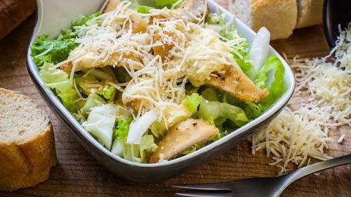 طريقة عمل السيزر سلاط بالمنزل 1