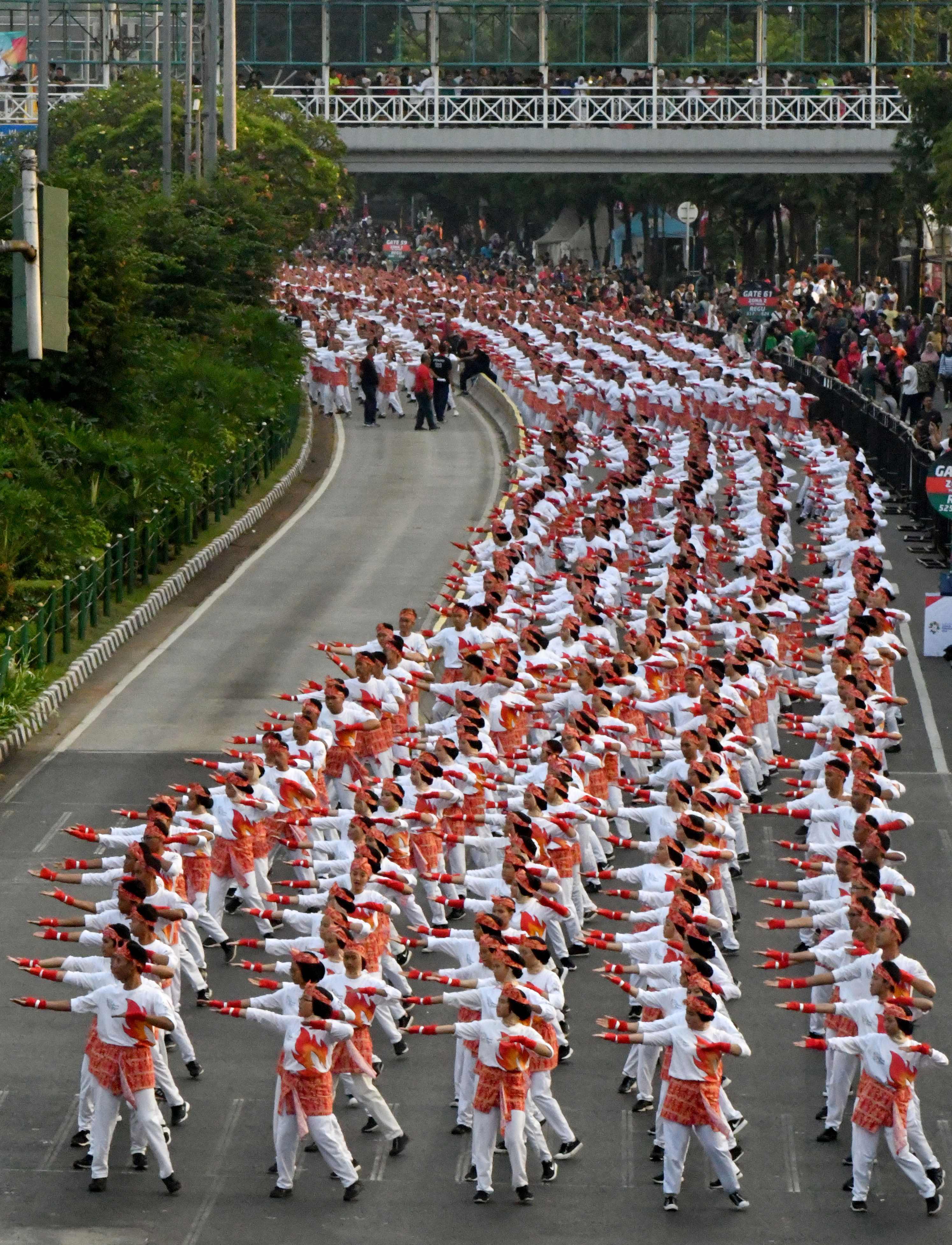 رقصة البوكو كوكو فى إندونيسيا 