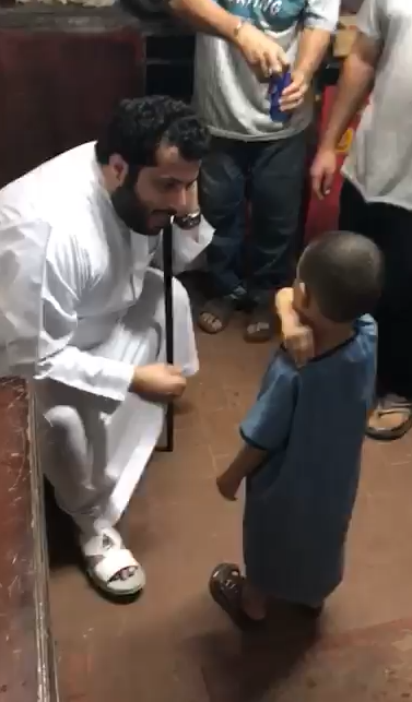 تركى آل الشيخ يسأل الطفل عن النادى الذى يشجعه