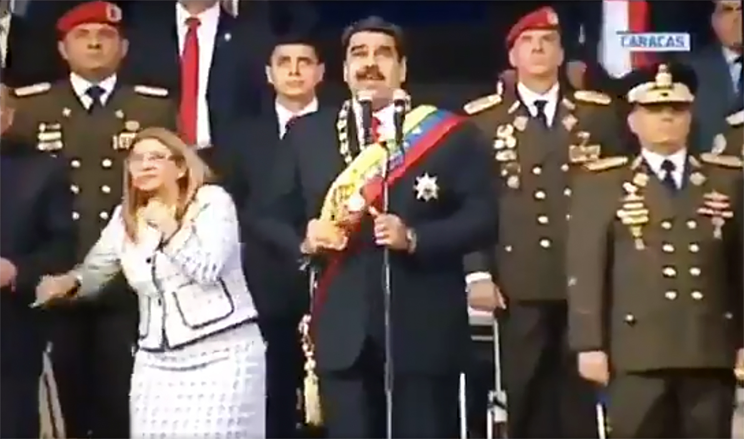 الرئيس الفنزويلى وزوجته لحظة الهجوم 