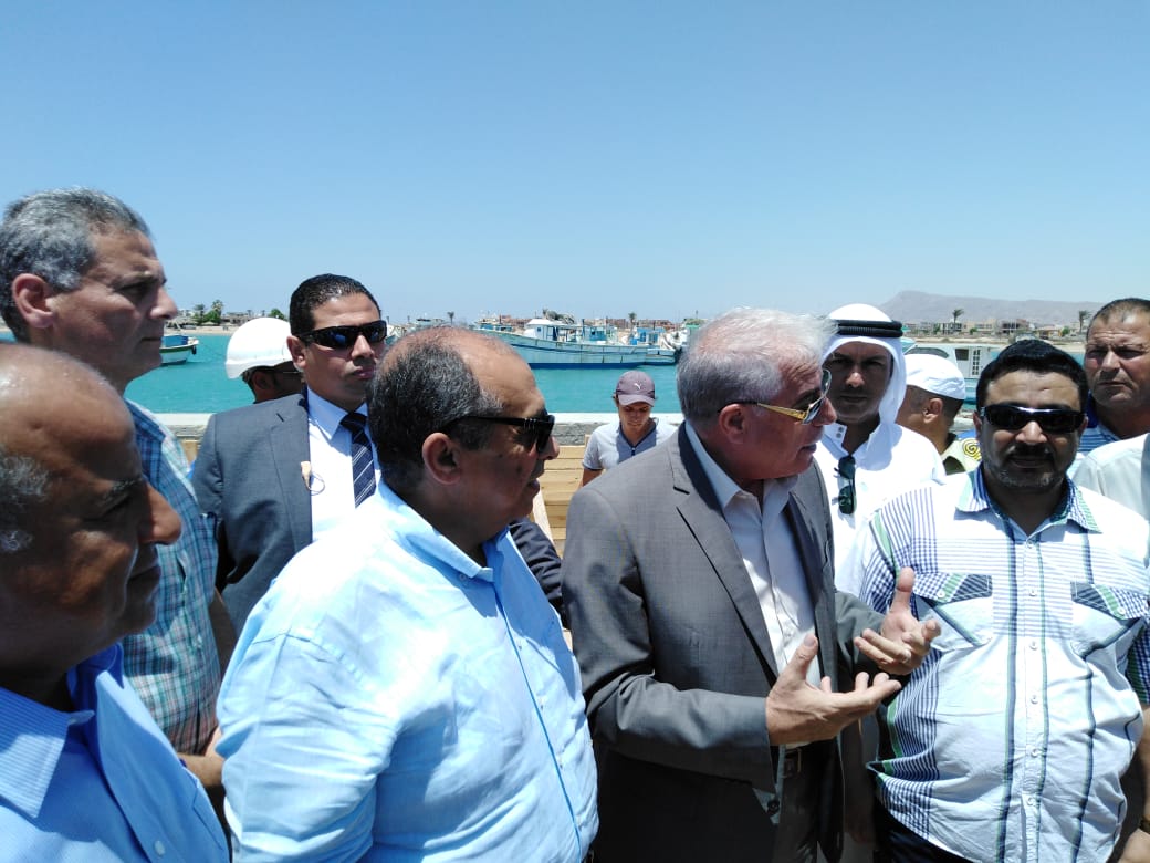 وزير الزراعة يتفقد أعمال تطوير ميناء الصيد بطور سيناء  (1)