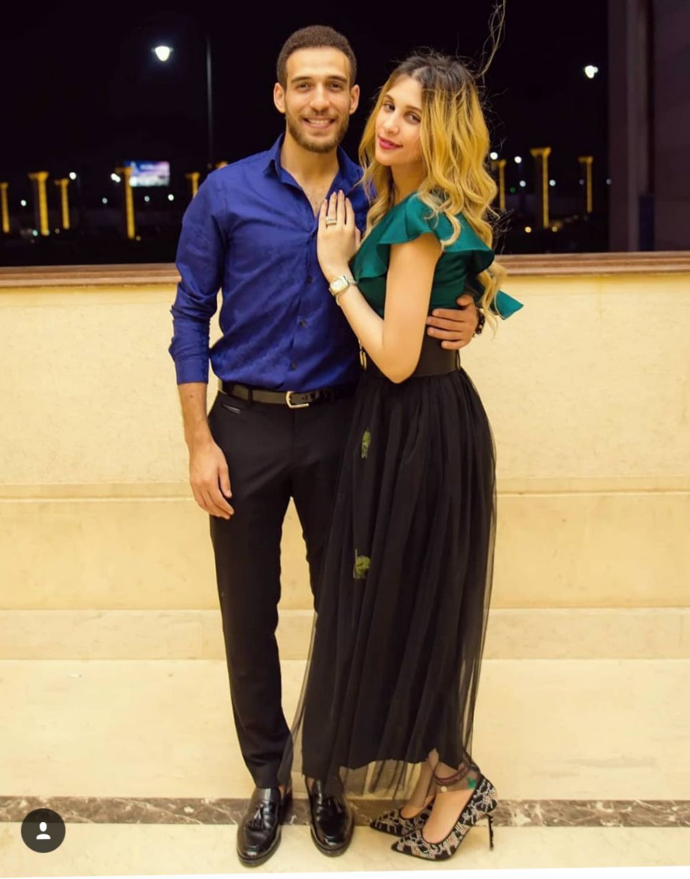 هشام محمد لاعب الأهلى و زوجته