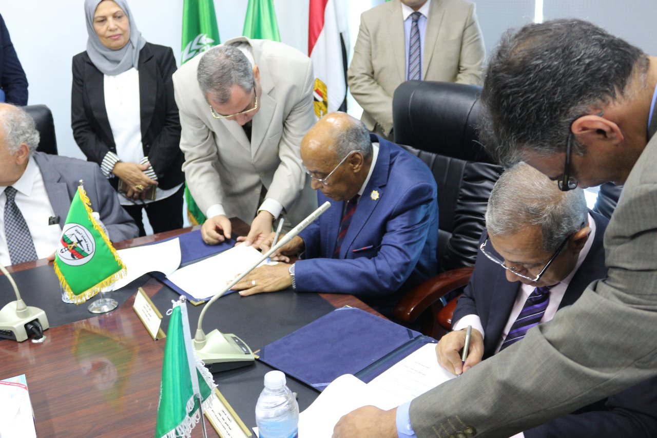 توقيع بروتوكول بين الأكاديمية العربية وقضايا الدولة بالإسكندرية (1)