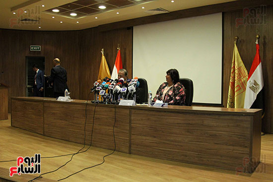 صور مؤتمر دار الكتب للإعلان عن مخطوطة نادرة بحضور وزيرة الثقافة (16)