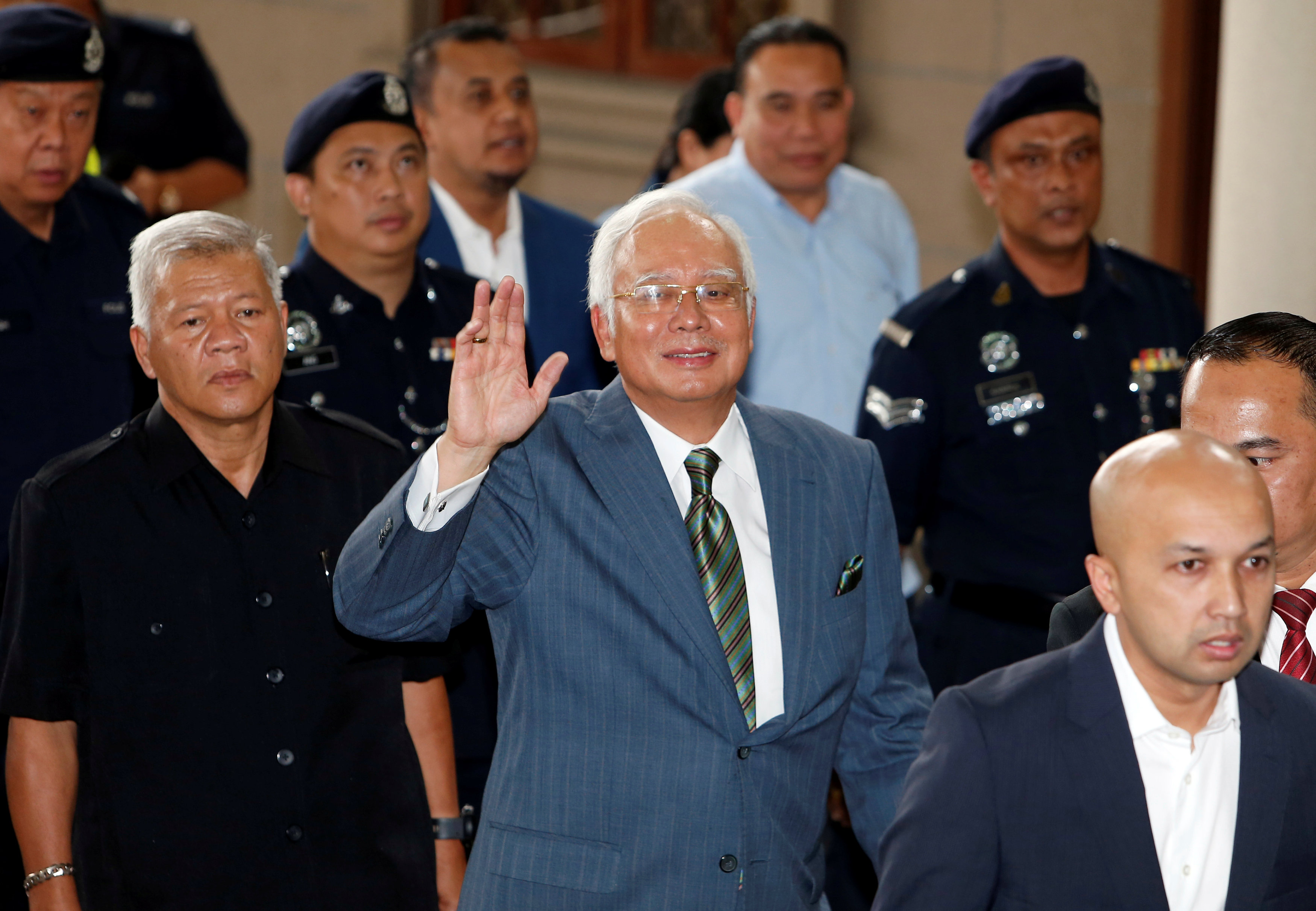 جانب من وصول رئيس وزراء ماليزيا السابق 