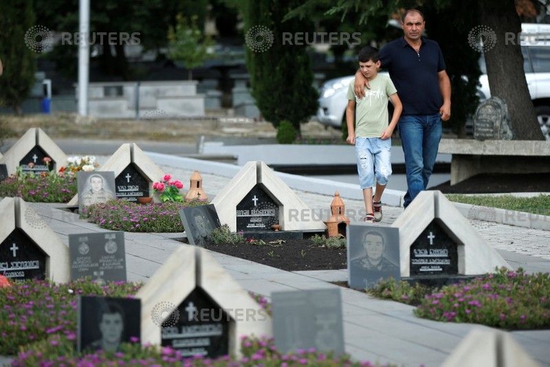 مقابر ضحايا الحرب الخاطفة