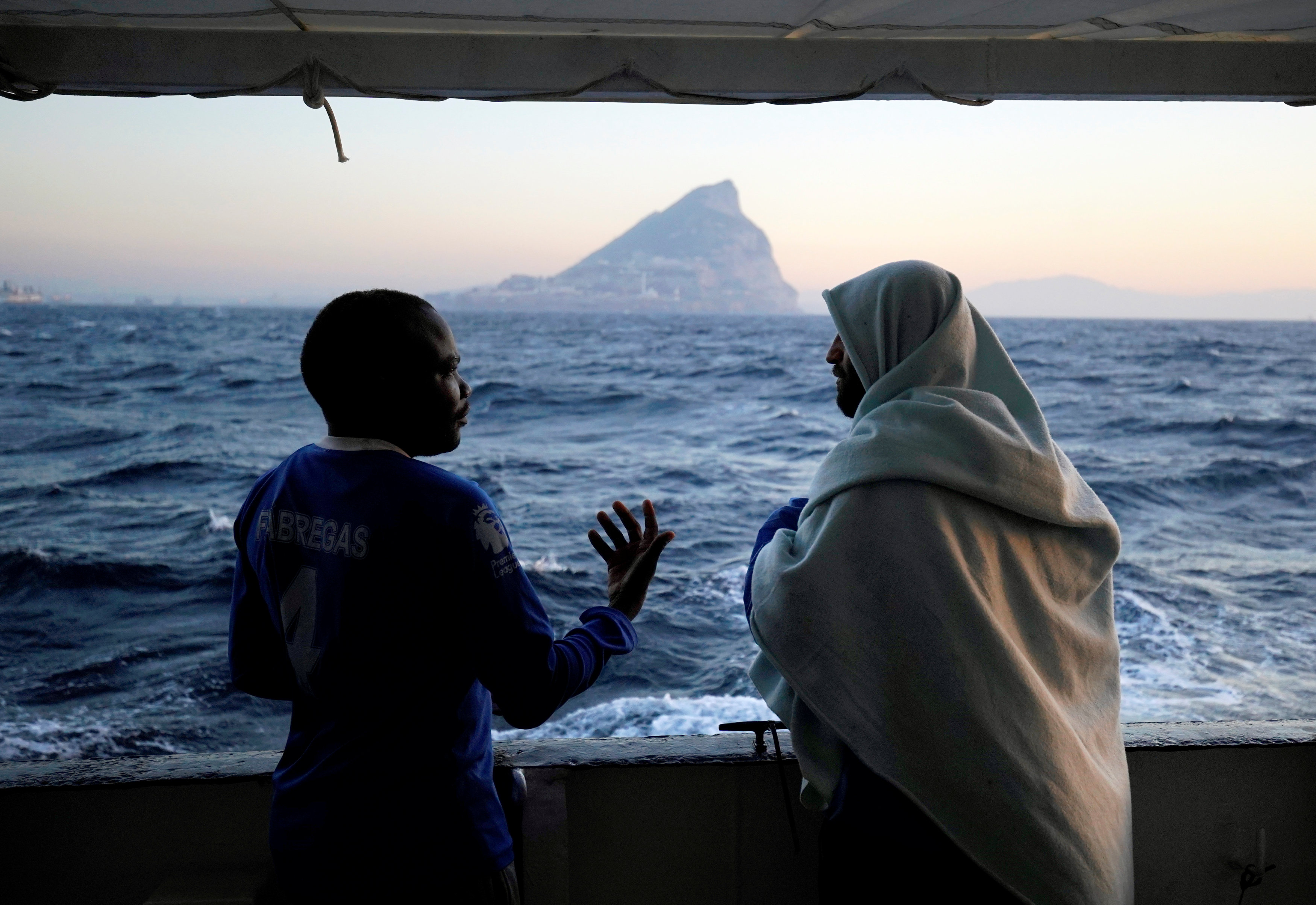 	 المهاجرين فى عرض البحر المتوسط