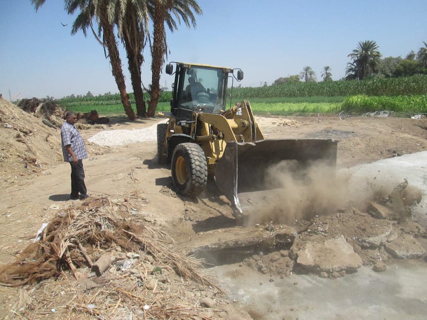 مجلس مدينة الطود ينفذ 14 حالة إزالة تعديات علي أراضى الدولة