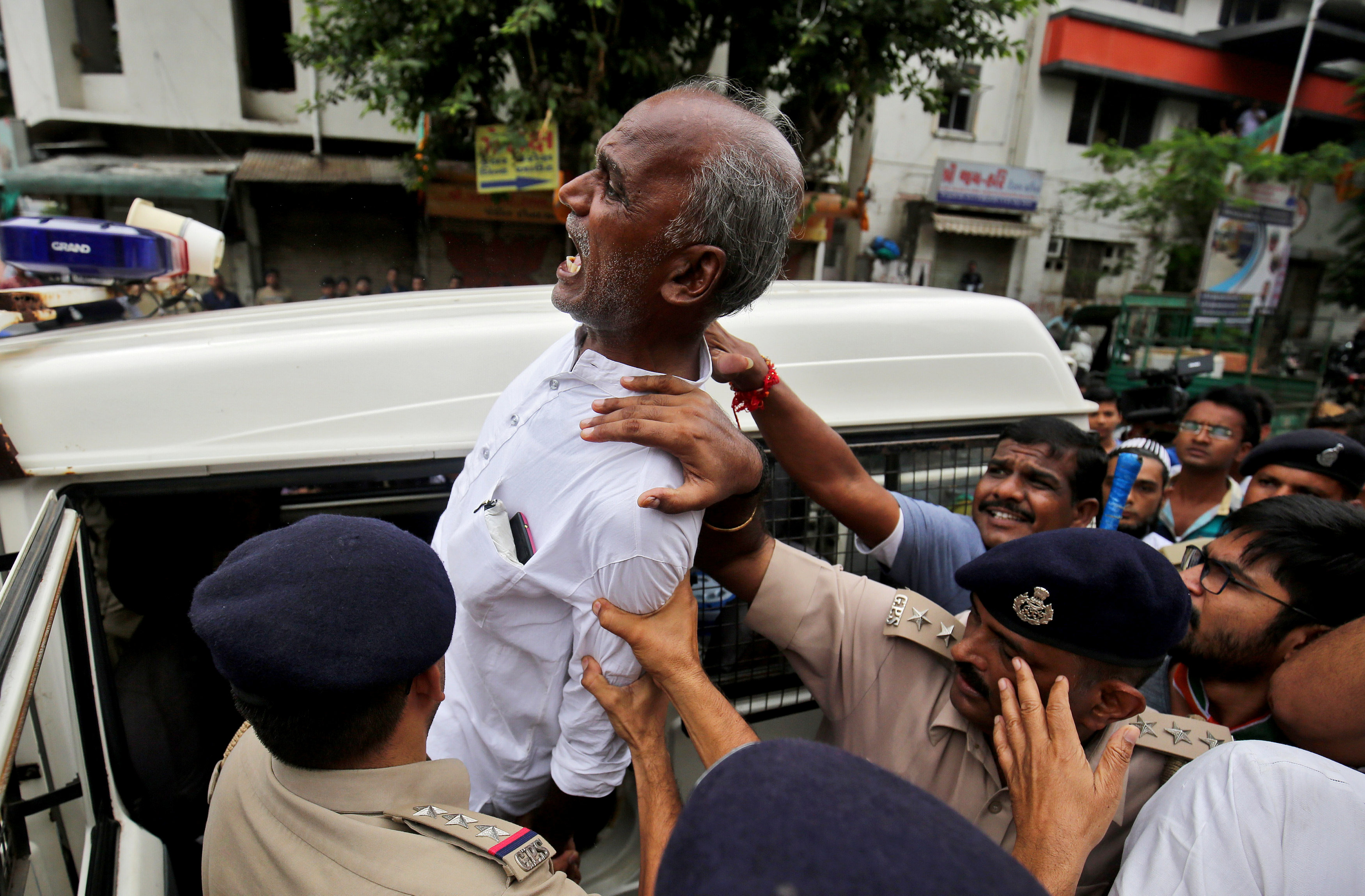 الشرطة تلقى القبض على مؤيدى حزب المؤتمر المعارض الرئيسى فى الهند