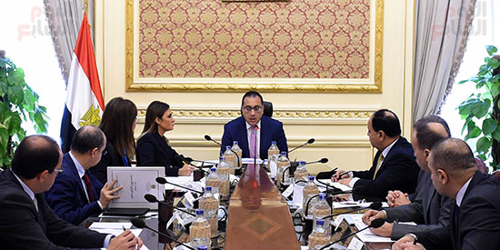 صور اجتماع اللجنة الوزارية الاقتصادية (4)